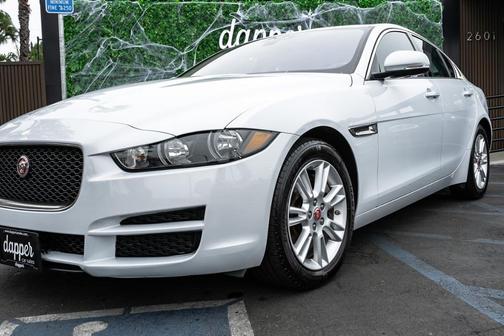 2018 Jaguar XE 25t Premium