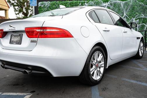 2018 Jaguar XE 25t Premium