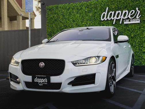 2017 Jaguar XE 35t R-Sport