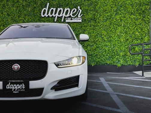 2017 Jaguar XE 35t R-Sport