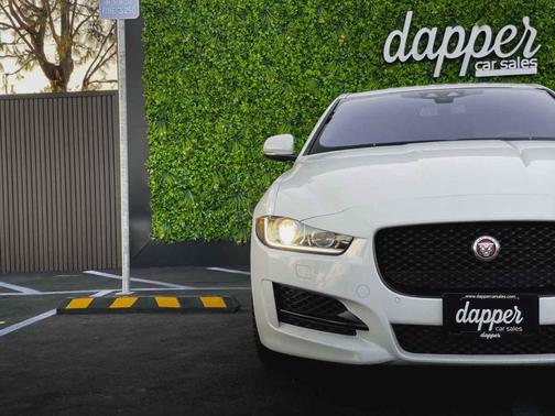 2017 Jaguar XE 35t R-Sport