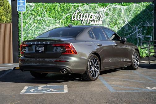 2020 Volvo S60 T5 Momentum