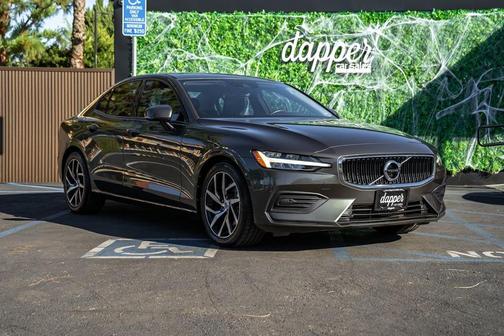2020 Volvo S60 T5 Momentum
