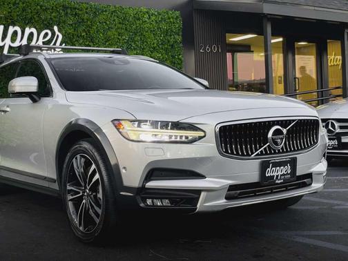 2018 Volvo V90 Cross Country T5