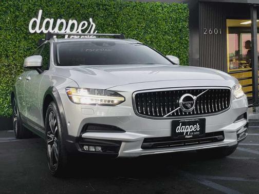 2018 Volvo V90 Cross Country T5