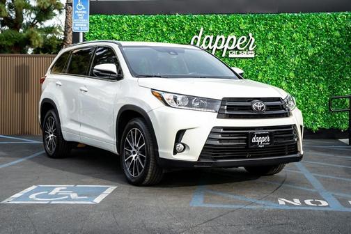 2017 Toyota Highlander SE