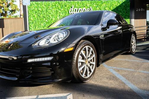 2016 Porsche Panamera Edition