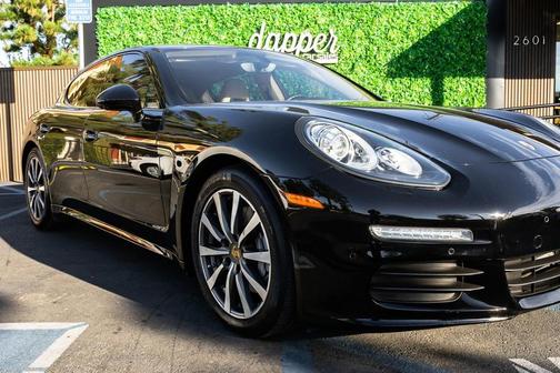2016 Porsche Panamera Edition