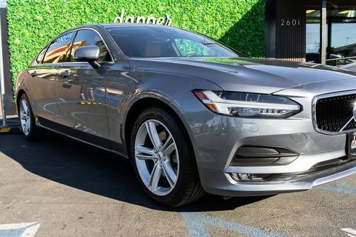 2018 Volvo S90 T5 Momentum