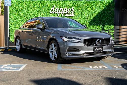 2018 Volvo S90 T5 Momentum