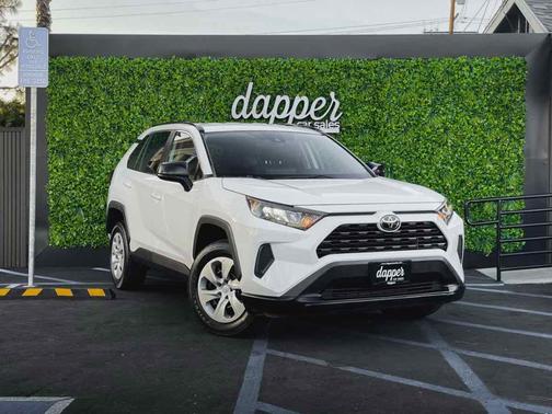 2020 Toyota RAV4 LE