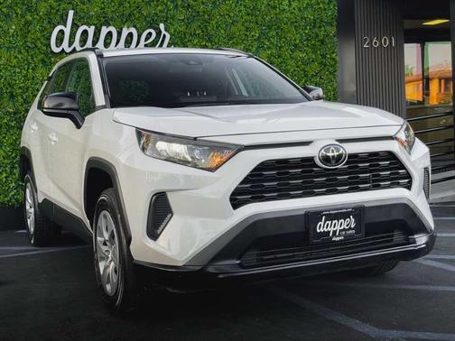 2020 Toyota RAV4 LE