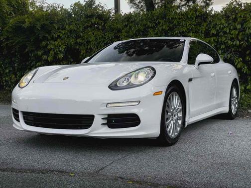 2014 Porsche Panamera 4