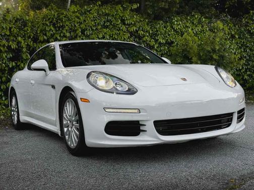 2014 Porsche Panamera 4