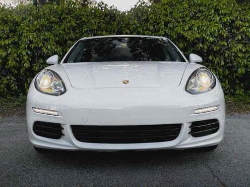 2014 Porsche Panamera 4