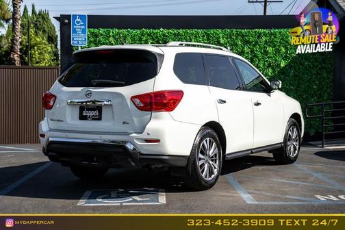 Glacier White 2017 Nissan Pathfinder SL