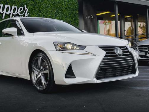 2018 Lexus IS 300 Base
