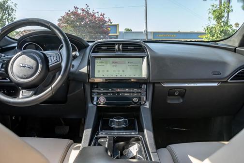 2020 Jaguar F-PACE 25t Premium