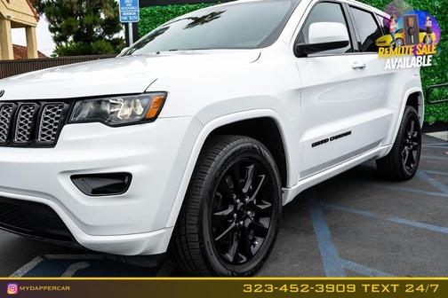 Bright White Clearcoat 2021 Jeep Grand Cherokee Laredo X