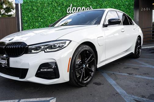 Alpine White 2021 BMW 330e 330e
