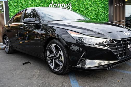 2023 Hyundai ELANTRA Limited