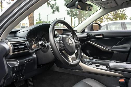 2018 Lexus IS 300 Base