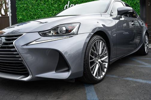 2018 Lexus IS 300 Base