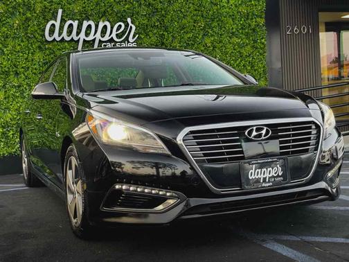 2016 Hyundai SONATA Hybrid Limited