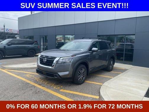 2025 Nissan Pathfinder SV