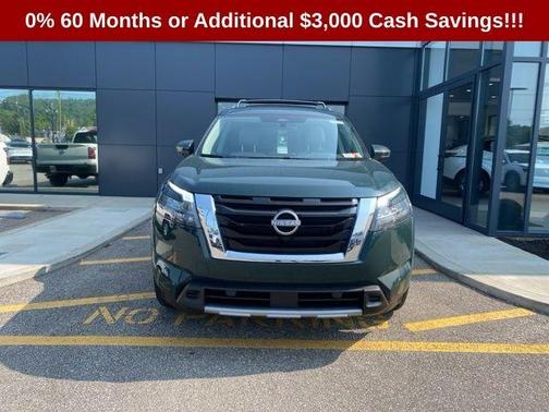 2025 Nissan Pathfinder SL