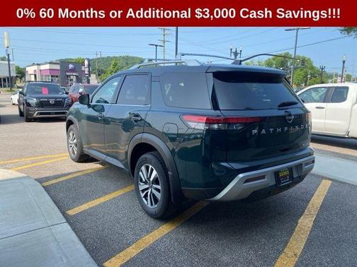 2025 Nissan Pathfinder SL