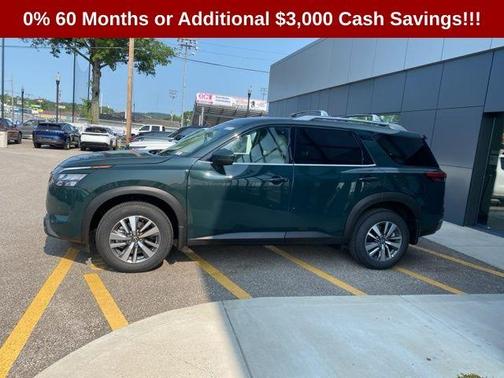 2025 Nissan Pathfinder SL