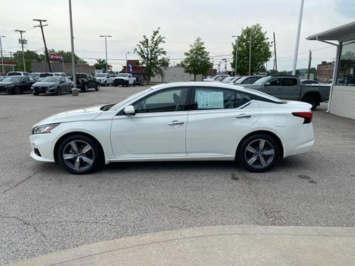 2022 Nissan Altima 2.5 SL