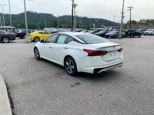 2022 Nissan Altima 2.5 SL