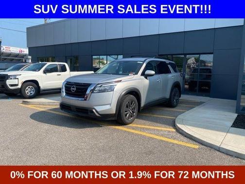 2025 Nissan Pathfinder SV
