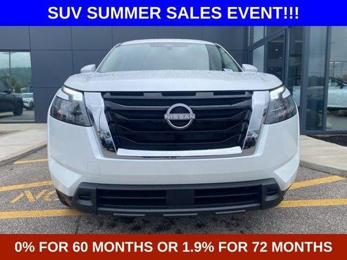 2025 Nissan Pathfinder SV