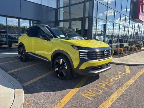 2025 Nissan Kicks SR