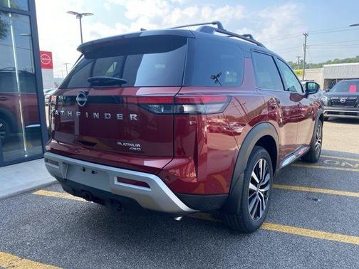 2025 Nissan Pathfinder Platinum