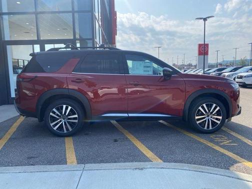 2025 Nissan Pathfinder Platinum