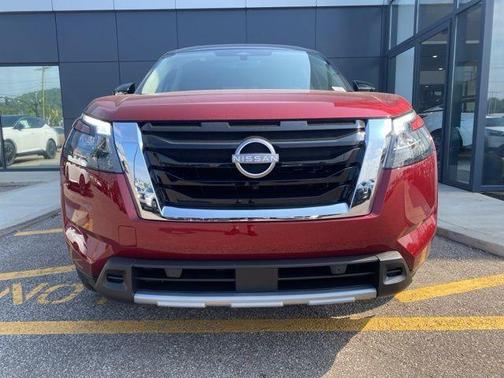 2025 Nissan Pathfinder Platinum