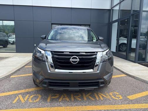 2023 Nissan Pathfinder SV
