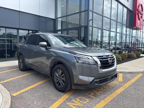2023 Nissan Pathfinder SV