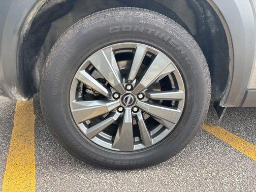 2023 Nissan Pathfinder SV