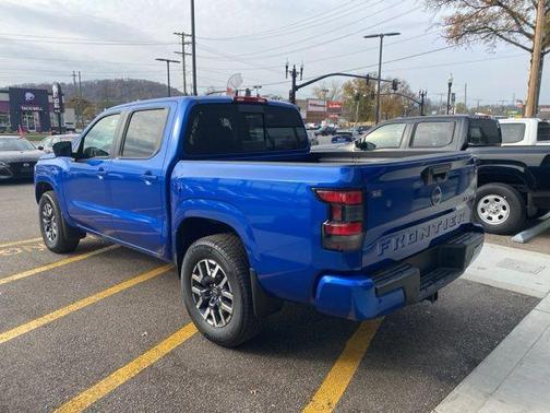 2025 Nissan Frontier SL