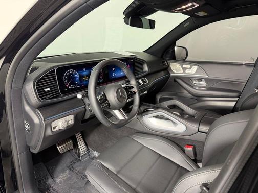 Obsidian Black Metallic 2025 Mercedes-Benz GLS 450 4MATIC