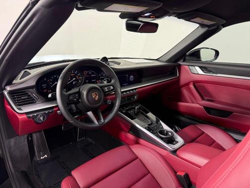 Jet Black Metallic 2022 Porsche 911 Carrera 4S