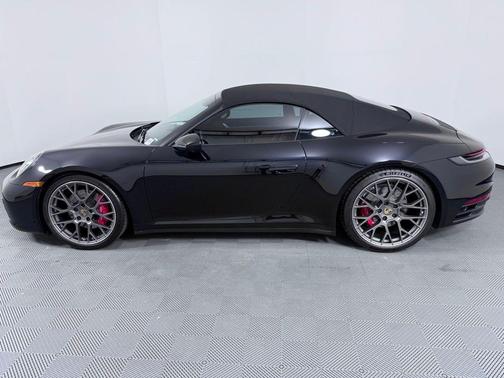 Jet Black Metallic 2022 Porsche 911 Carrera 4S