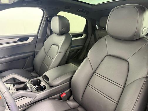 2026 Porsche Cayenne AWD