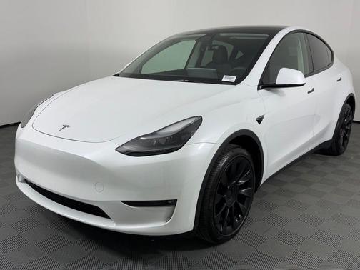 2023 Tesla Model Y Long Range