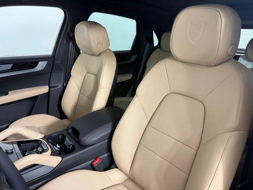 2026 Porsche Cayenne AWD